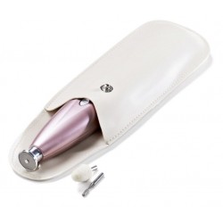 Arise lady traveller pedicure manucure